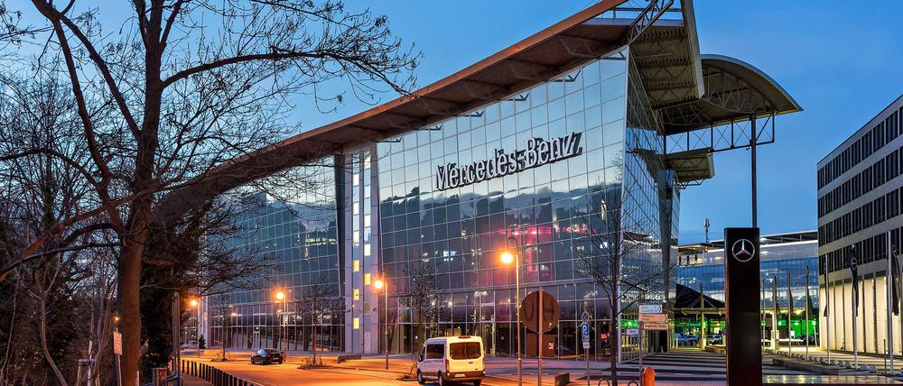 Die Mercedes-Benz-Niederlassung am Salzufer in Charlottenburg.