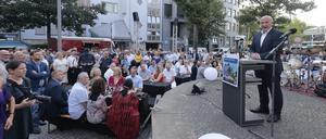Berlins Regierender Bürgermeister Kai Wegner (CDU) spricht auf dem Sommerfest der IHK in Charlottenburg.