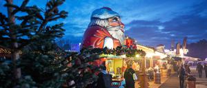Blick auf den Weihnachtsmarkt „Winterzauber“ in Lichtenberg. 