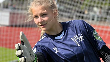 Seitdem sie zehn Jahre als ist, spielt Emma Reimann Fußball. Dass sie anderthalb Stunden zum Training nach Zehlendorf fahren muss, nimmt sie in Kauf.