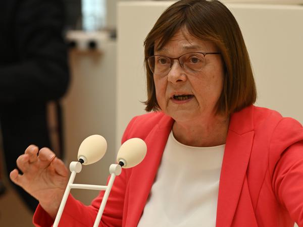 Gesundheits- und Sozialministerin Ursula Nonnemacher (Grüne) sicherte den Tafeln weitere Unterstützung zu.
