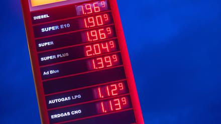 Preisanstieg. Auch, wenn die Kraftstoffpreise zuletzt wieder fielen, sind sie immer noch hoch.