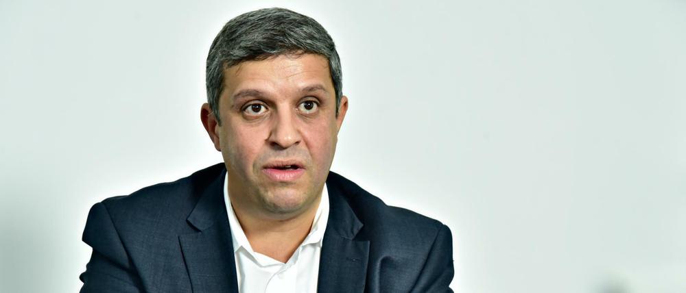 „Ich will nicht, dass wir in der Ukraine-Situation sparen – in der Krise spart man nicht“, sagt der Vorsitzende der Berliner SPD, Raed Saleh.