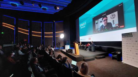 Bei der MediaTech Hub Conference im Studio Babelsberg diskutieren Experten über die Zukunft von Filmproduktion, TV und Streaming.
