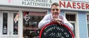 Fleischer Jürgen Naesert erfüllt auch schon mal Sonderwünsche, so wie für Joko und Klaas.
