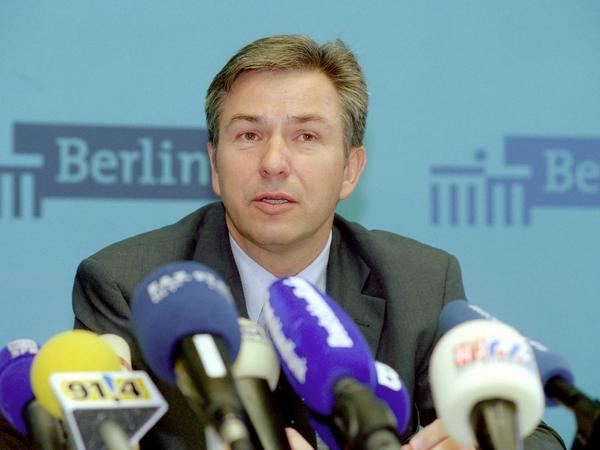 Klaus Wowereit war 13 Jahre lang Berliner Bürgermeister. Auch er kam erstmal ohne Wahl ins Amt.