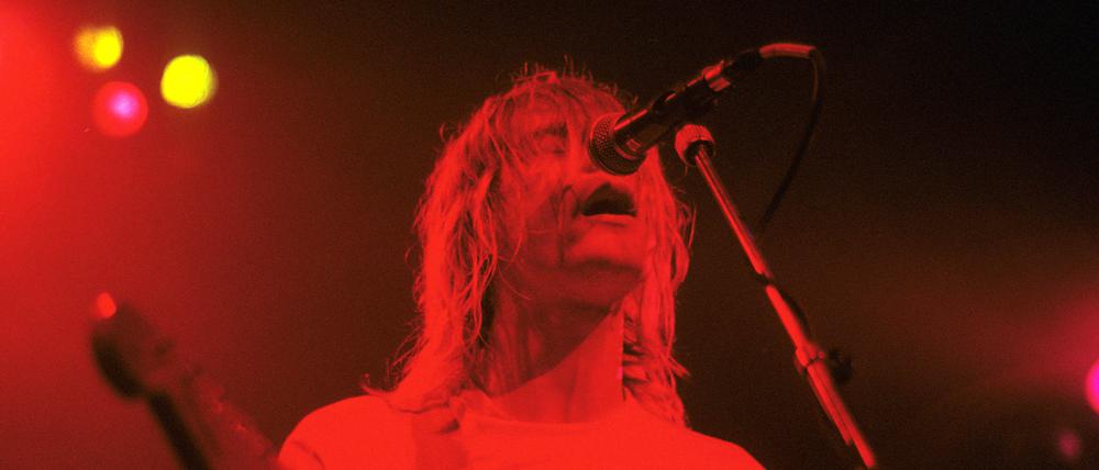 Kurt Cobain von Nirvana live im Astoria Theatre London.