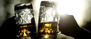 Unter Aufsicht der Eltern ist der Konsum von Bier bereits ab 14 Jahren erlaubt.