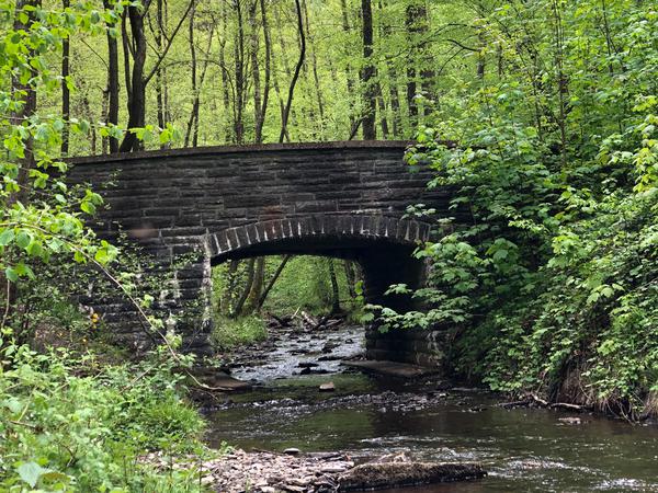 Diese Brücke könnte die Inspiration zu Hemingways Buchtitel „Über den Fluss und in die Wälder“ gewesen sein.