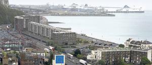 In Dovers Fährhafen wird ein Sechstel von Großbritanniens Handel mit dem Ausland abgewickelt, an der Eurotunnel-Mündung im benachbarten Folkestone ein Viertel des Handels mit der EU.