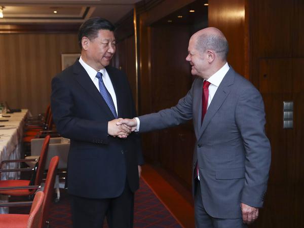 Olaf Scholz empfängt 2017 Chinas Staats- und Parteichef Xi Jinping in Hamburg – damals noch als Erster Bürgermeister der Hansestadt.