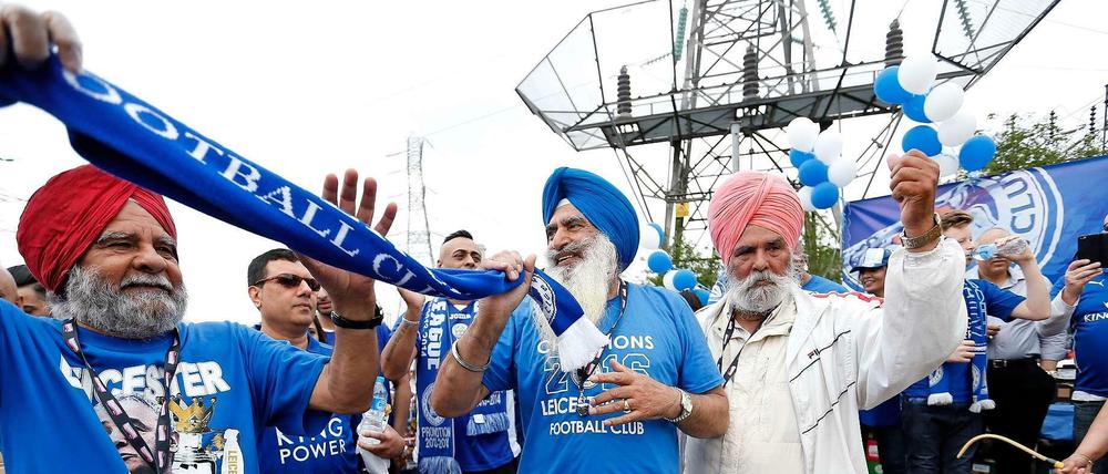 Fußball verbindet: Fans von Leicester feiern die Meisterschaft.