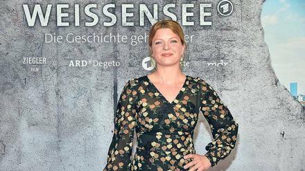 Stolz und scheu. Jördis Triebel bei der Premiere der Serie „Weissensee“, in der sie die Physiotherapeutin Petra Zeiler spielt.