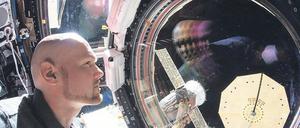 Das große Ganze im Blick. Alexander Gerst in der Internationalen Raumstation ISS – wenige Tage vor seiner Rückkehr zur Erde im Dezember 2018. 