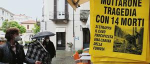 „Tragödie mit 14 Toten“. So betitelt eine italienische Zeitung das Unglück am Lago Maggiore. 