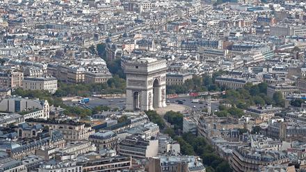 Abschied vom Triumphbogen. Die Pariser kehren ihrer Stadt und den teuren Immobilienpreisen den Rücken. 