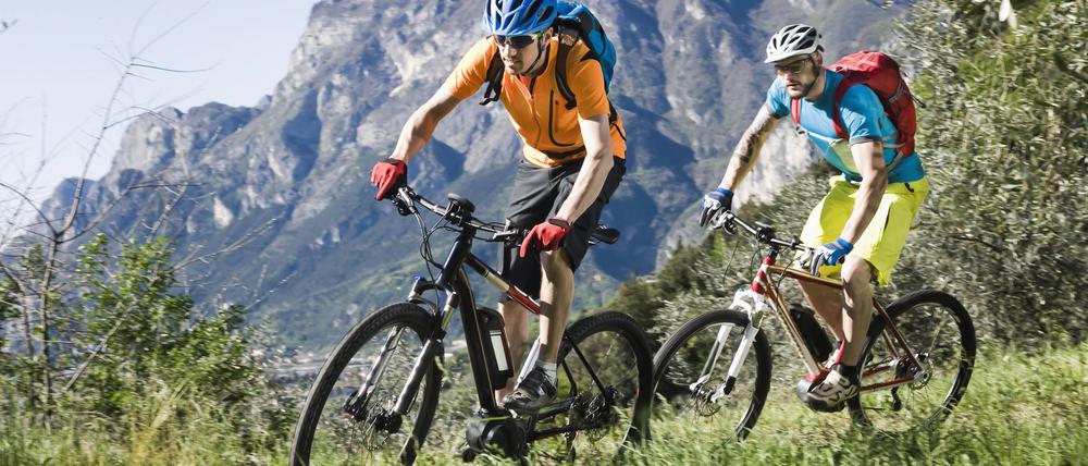 An den Mountainbikern in den Alpen gibt es auch Kritik.