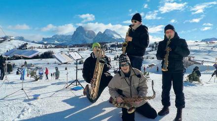 Swing on Snow. Das Festival auf der Seiser Alm, in diesem Jahr vom 22. bis 27. Januar, wird nicht nur an den Pisten gefeiert, sondern auch in Hütten und Hotels.