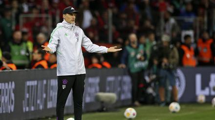 Wo führt der Weg des FC Bayern München hin? Trainer Thomas Tuchel wirkte in Leverkusen ratlos.
