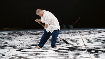 Yahon Chang während seiner Performance „Ode to Life“ im Jahr 2022.
