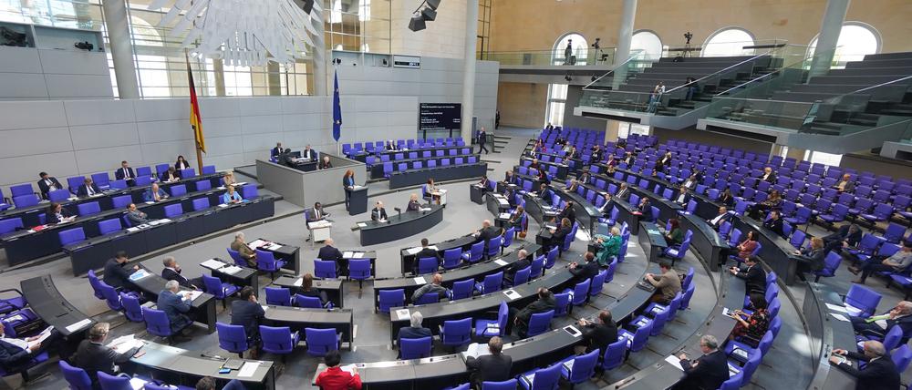 Mehr als 200 Bundestagsabgeordnete haben einen Nebenjob.