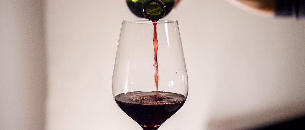 Glas Wein Symbolbild