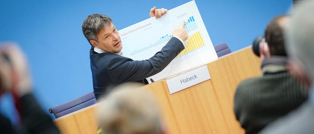 Bundeswirtschaftsminister Robert Habeck (Grüne) hat am Dienstag die neuen Klimaziele vorgestellt.