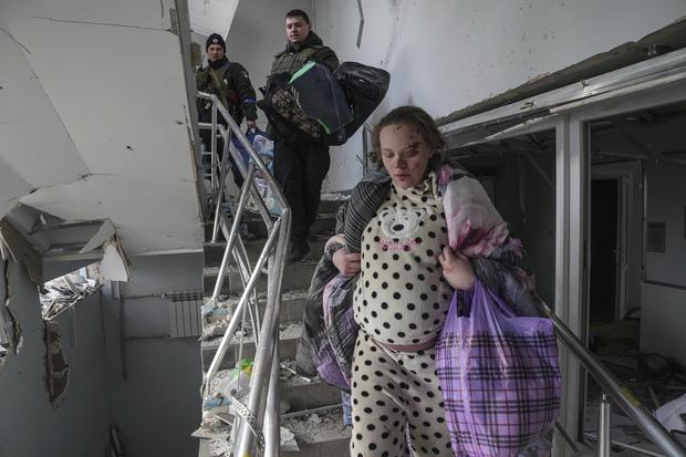 Marianna Wischegirskaja am 9. März auf der Flucht aus der Geburtsklinik von Mariupol.