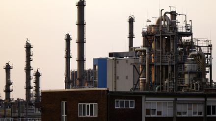 Industrieanlage, wo Wasserstoff hergestellt wird. Das Gas kann im Elektrolyseverfahren auch mit grünem Strom produziert werden.