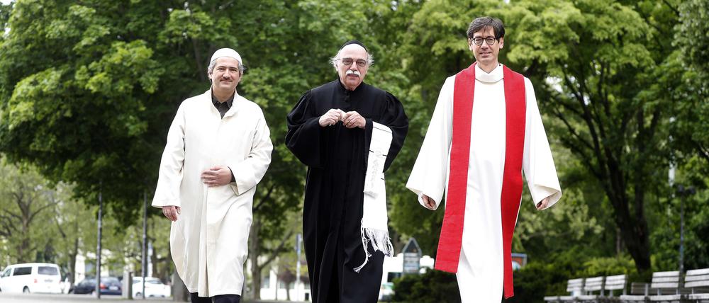 Imam Kadir Sanci, Rabbiner Andreas Nachama und Pfarrer Gregor Hohberg (v.l.) repräsentieren die drei Gemeinden des House of One.