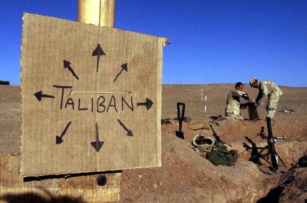 Das Schild, das US-Marines an der Front gebastelt und aufgehängt hatten, war wohl kein Scherz. Die Taliban kontrollieren bis zu 70 Prozent des Landes.