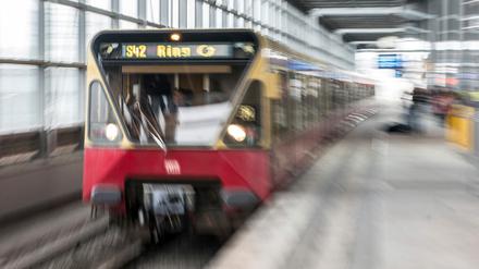 Wegen des hohen Krankenstands muss die S-Bahn Berlin ihr Angebot einschränken.