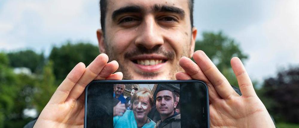 2015 kam Anas Modamani als Geflüchteter nach Deutschland – und schoss ein Selfie mit der Kanzlerin.