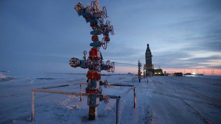Energie, die aus der Kälte kommt. Eine Erdgasförderanlage in in der russischen Region Murmansk.