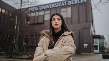 Ella Paravyan studiert an der Freien Universität Berlin. Sie hat ihre beste Freundin und ihre Lehrerin beim Terroranschlag 2016 in Nizza verloren.
