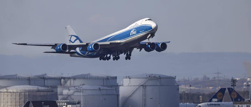 Am 27. Februar 2022 hob in Frankfurt noch ein Frachtflugzeug vom Typ Boeing 747 der russischen Fluggesellschaft Air Bridge Cargo in Richtung Moskau ab.