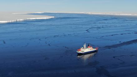 Der Polarstern hat während der „Mosaic“-Expedition rund 7000 Tonnen Schiffsdiesel verbraucht, das entspricht rund 22.000 Tonnen CO₂.