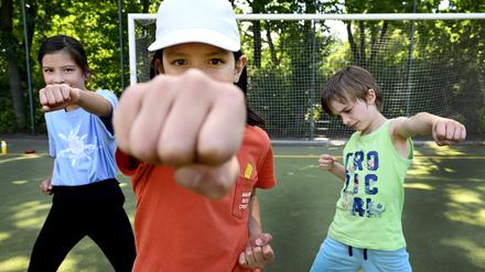 In den ersten beiden Ferienwochen findet das Feriencamp „Kung-Fu meets Turnen“ in Kreuzberg statt.