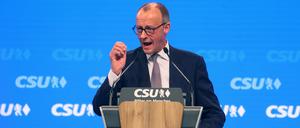 Friedrich Merz,Vorsitzender der CDU, spricht beim CSU-Parteitag.