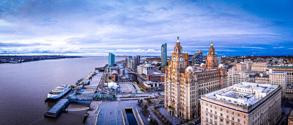 Blick auf die Skyline von Liverpool. 