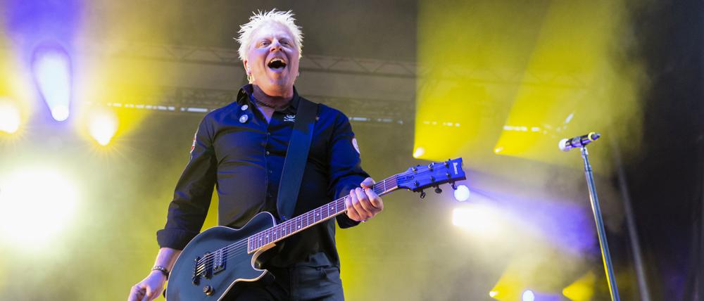 Bryan „Dexter“ Holland of The Offspring performs onstage during the Ambleside Music Festival at Ambleside Park on August 13, 2022 in West Vancouver, British Columbia, Canada.