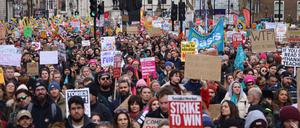Anhaltende Tarifkonflikte führten in Großbritannien zu landesweiten Streiks am Mittwoch. 