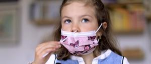 Nicht umsonst gewesen: Masken tragen hat die Viruslast in der Luft und das Ansteckungsrisiko gemindert.