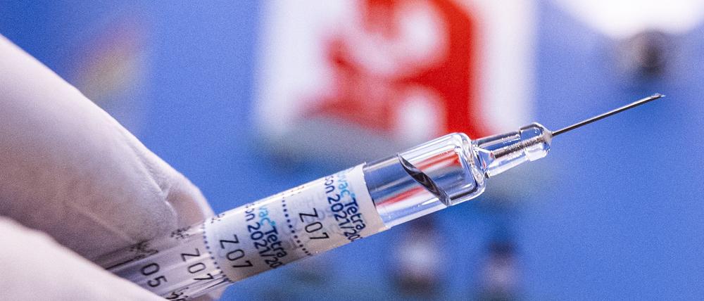 Grippeschutzimpfungen werden schon länger von Apotheken vorgenommen. Nun soll dort auch gegen Corona gespritzt werden.