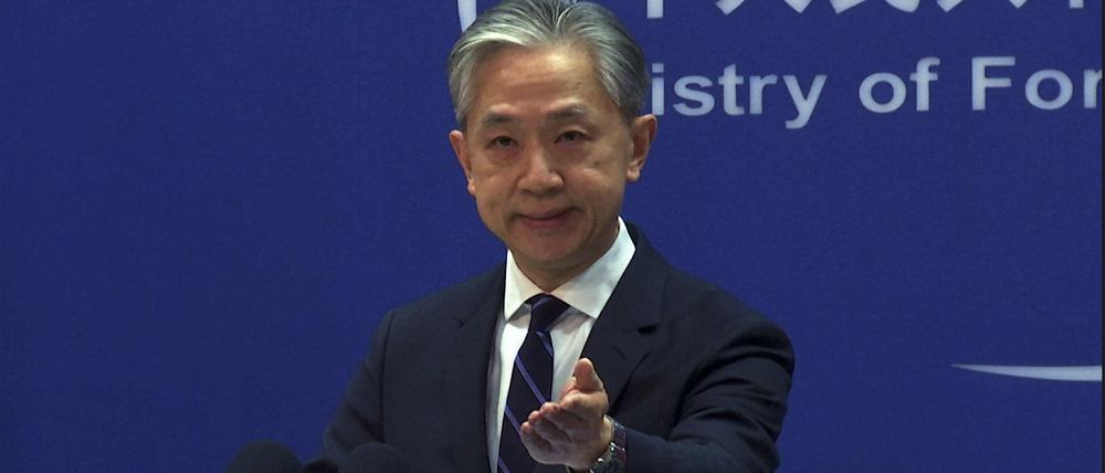  Auf diesem Videostandbild gestikuliert Wang Wenbin, Sprecher des chinesischen Außenministeriums, während eines Medienbriefings im Büro des Außenministeriums. 