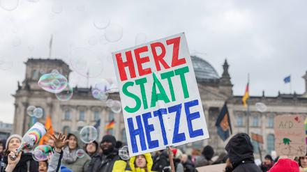 Demo gegen Rechtsextremismus in Berlin.