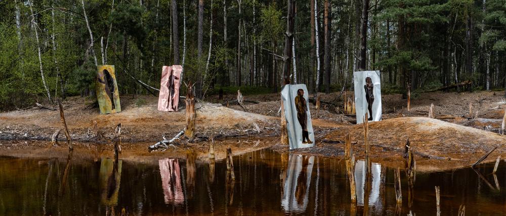 Die Künstlerin Alicja Biala nutzte verunreinigte Seen als Ätzbäder für ihre Kupferradierungen.