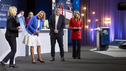 Auf dem Digitalgipfel 2022 hatte Innenministerin Nanca Faeser (SPD) noch gut lachen. Den Bundesländern ist die Freude hingegen vergangen.