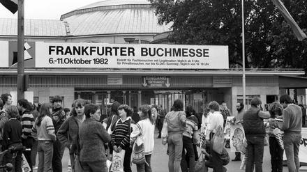 Eingang der Frankfurter Buchmesse 1982