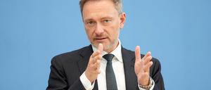 Bisher gilt Deutschland als beliebtes Ziel für Geldwäscher. Finanzminister Christian Lindner (FDP) will stärker dagegen vorgehen. 